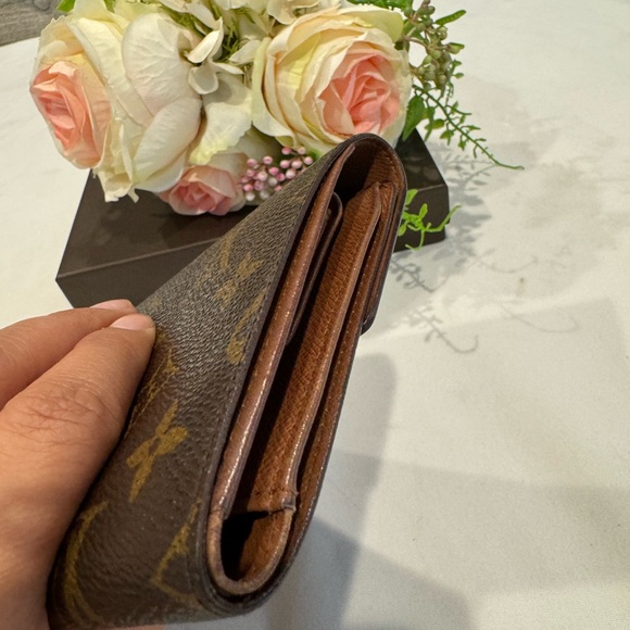 🎉🎉SOLD🎉🎉 Authentic Louis Vuitton snap wallet with card case - Picture 5 of 12